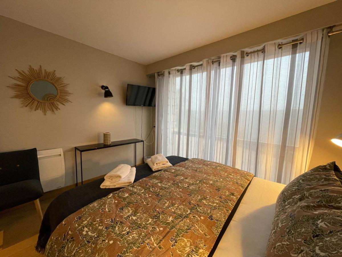 Logis Hotels - Le Belvedere - Hotel 2 Etoiles Et Restaurant 로카마두르 외부 사진