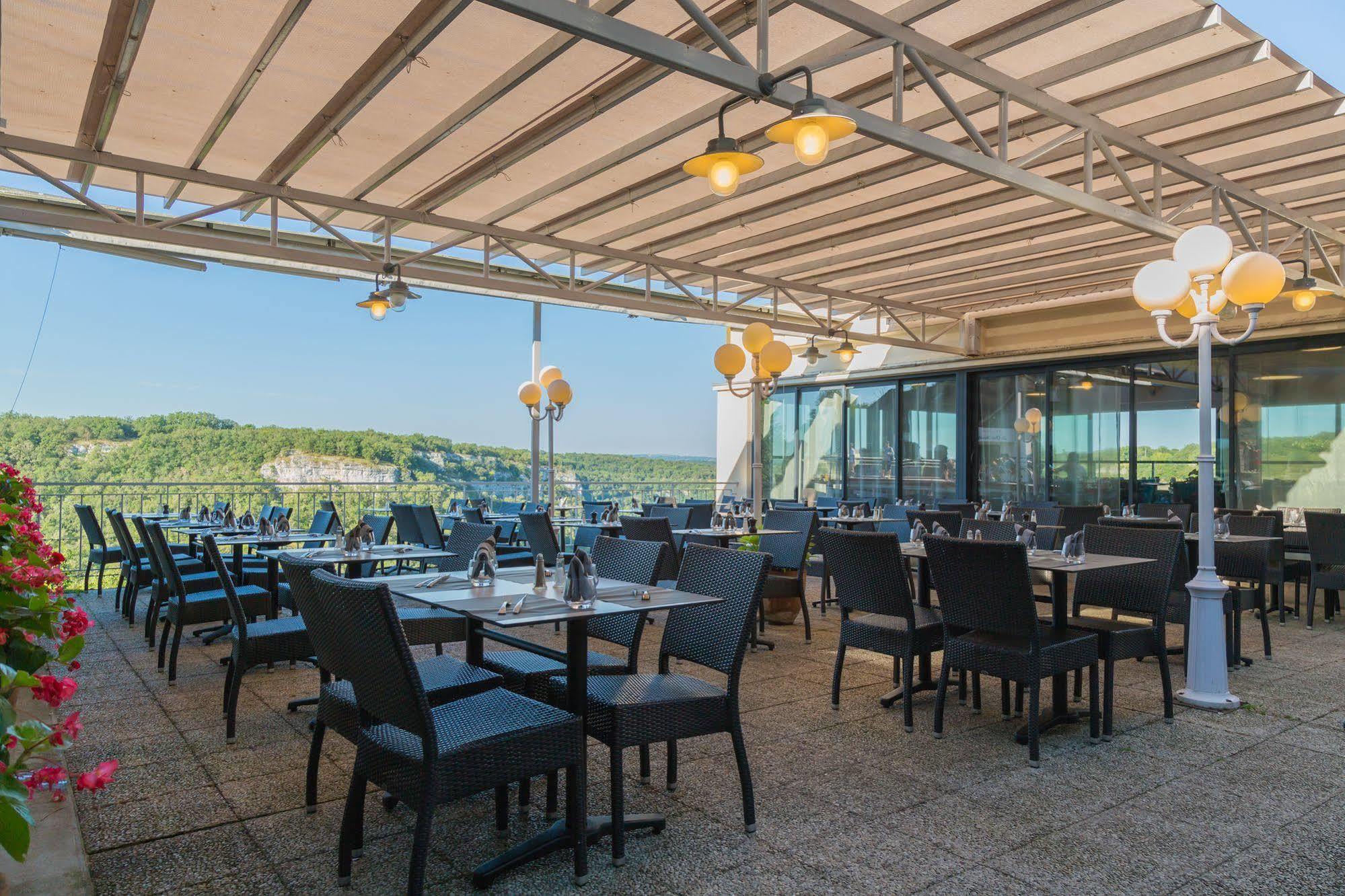 Logis Hotels - Le Belvedere - Hotel 2 Etoiles Et Restaurant 로카마두르 외부 사진