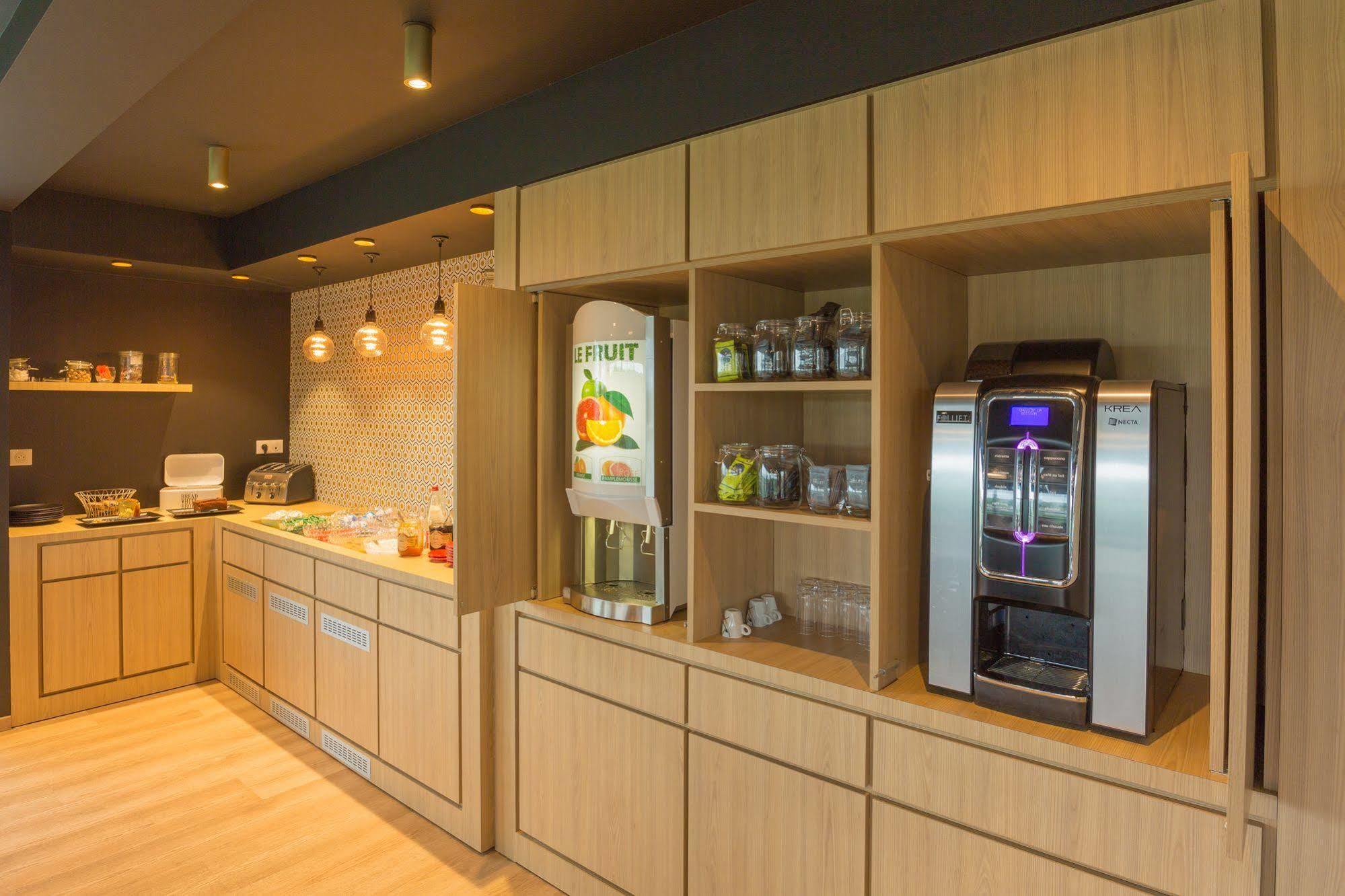 Logis Hotels - Le Belvedere - Hotel 2 Etoiles Et Restaurant 로카마두르 외부 사진