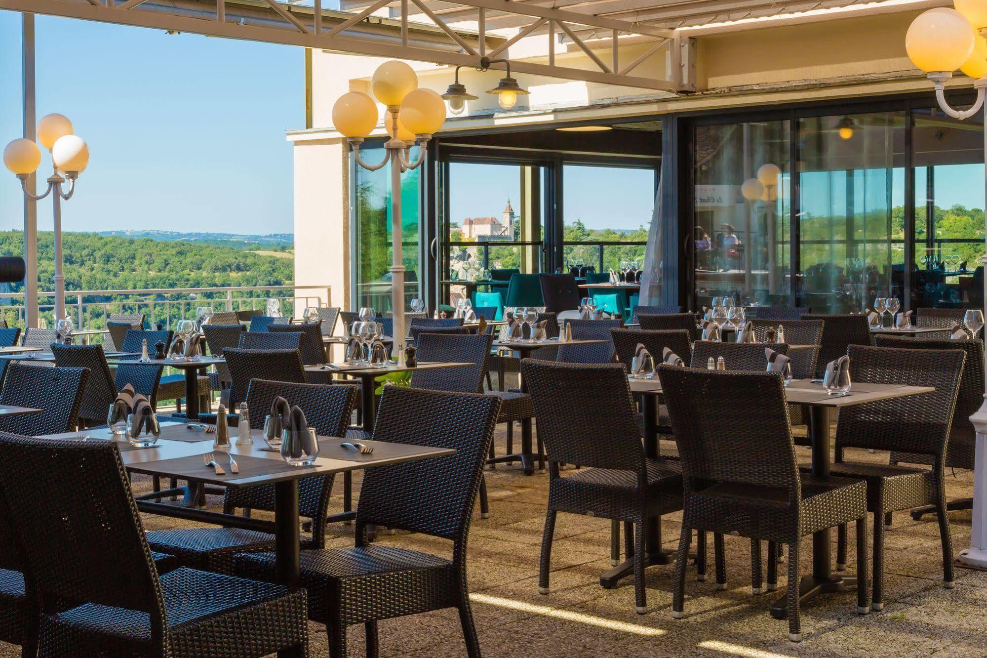 Logis Hotels - Le Belvedere - Hotel 2 Etoiles Et Restaurant 로카마두르 외부 사진